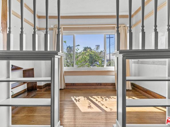 945 W 54th Street, Los Angeles CA 90037