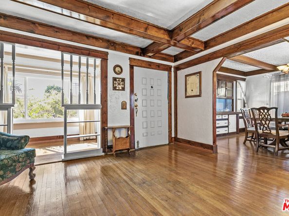 945 W 54th Street, Los Angeles CA 90037