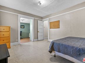 945 W 54th Street, Los Angeles CA 90037