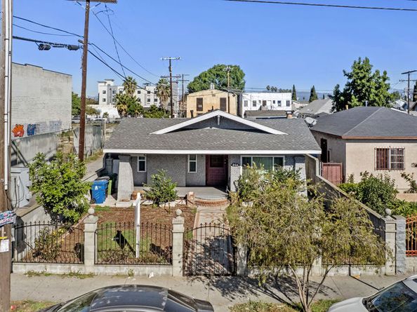 945 W 54th Street, Los Angeles CA 90037