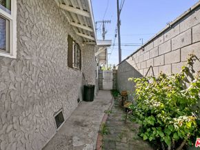 945 W 54th Street, Los Angeles CA 90037