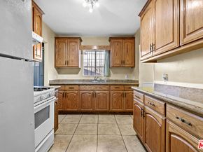 945 W 54th Street, Los Angeles CA 90037