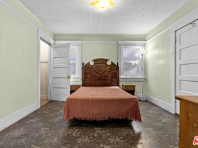 945 W 54th Street, Los Angeles CA 90037