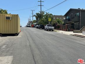 1113 S Hobart Boulevard, Los Angeles CA 90006