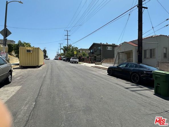 1113 S Hobart Boulevard, Los Angeles CA 90006