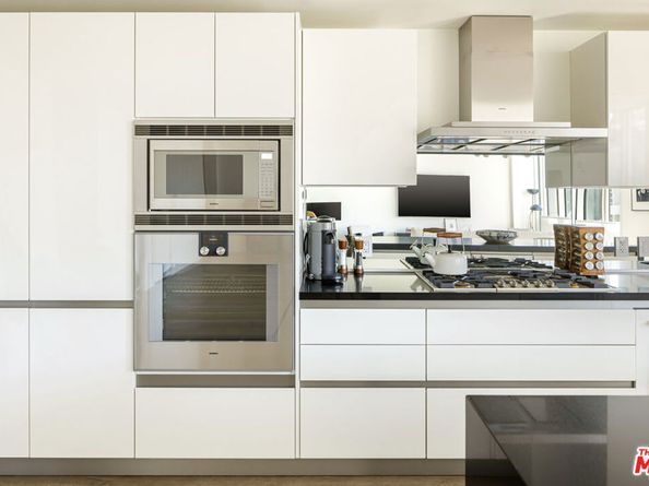 9000 W 3rd Street 208, Los Angeles CA 90048
