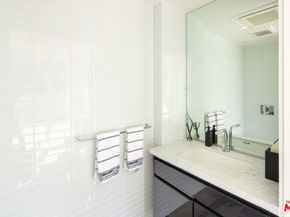 9000 W 3rd Street 208, Los Angeles CA 90048