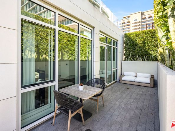 9000 W 3rd Street 208, Los Angeles CA 90048