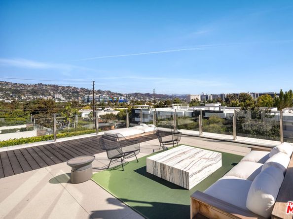 9000 W 3rd Street 208, Los Angeles CA 90048