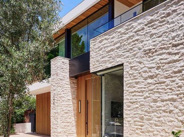 740 Warner Avenue, Los Angeles CA 90024