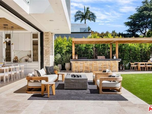 740 Warner Avenue, Los Angeles CA 90024
