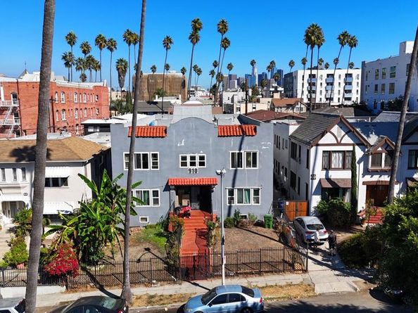 910 S Mariposa Avenue, Los Angeles CA 90006