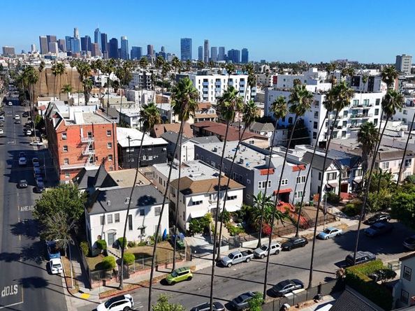 910 S Mariposa Avenue, Los Angeles CA 90006