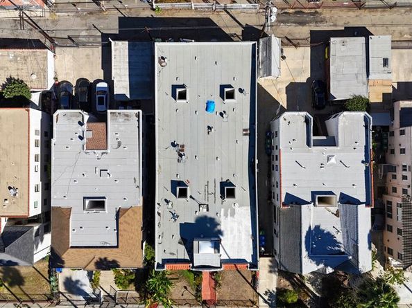 910 S Mariposa Avenue, Los Angeles CA 90006