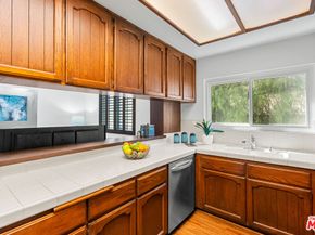 10654 Eastborne Avenue 102, Los Angeles CA 90024