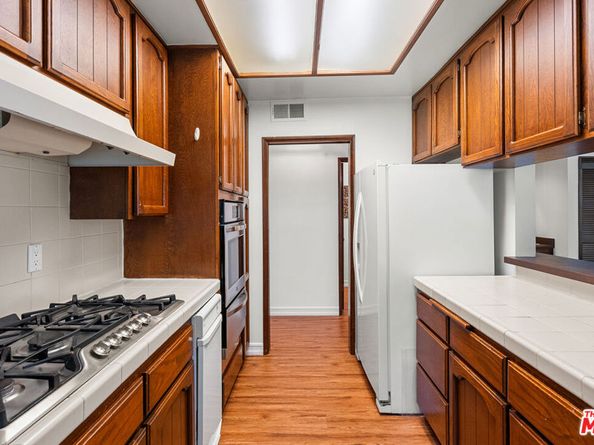 10654 Eastborne Avenue 102, Los Angeles CA 90024