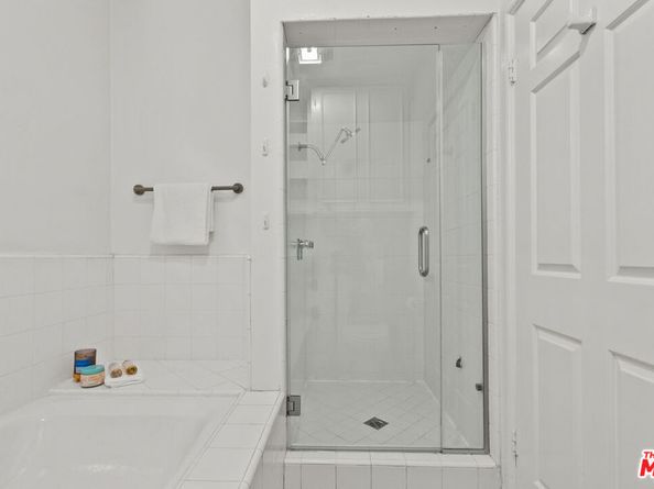 10654 Eastborne Avenue 102, Los Angeles CA 90024