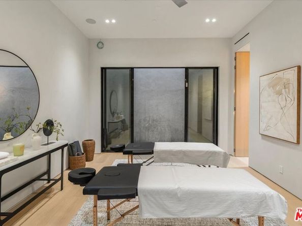 12227 Tweed Lane, Los Angeles CA 90049