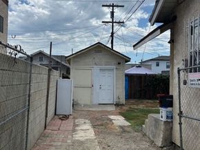 Undisclosed Address #25588367, Los Angeles CA 90043