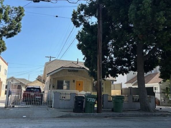 Undisclosed Address #25588367, Los Angeles CA 90043