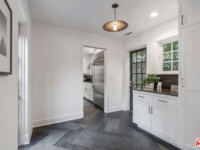 560 S Bronson Avenue, Los Angeles CA 90020