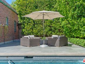 560 S Bronson Avenue, Los Angeles CA 90020