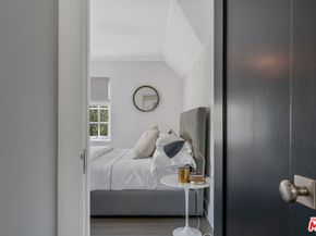 560 S Bronson Avenue, Los Angeles CA 90020