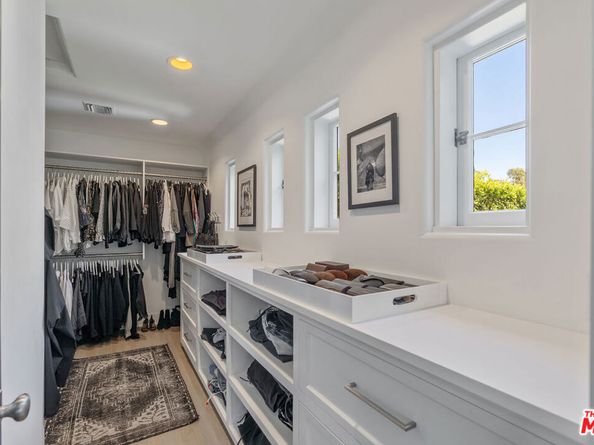 560 S Bronson Avenue, Los Angeles CA 90020