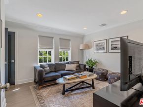 560 S Bronson Avenue, Los Angeles CA 90020