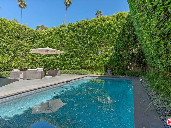 560 S Bronson Avenue, Los Angeles CA 90020
