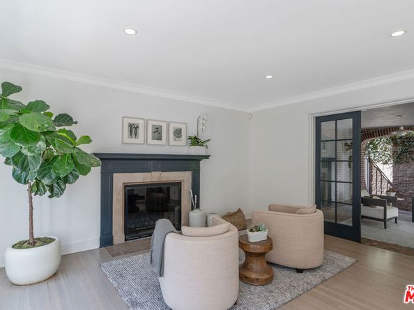 560 S Bronson Avenue, Los Angeles CA 90020