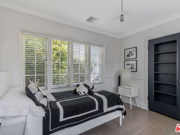 560 S Bronson Avenue, Los Angeles CA 90020