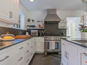 560 S Bronson Avenue, Los Angeles CA 90020