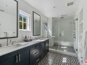 560 S Bronson Avenue, Los Angeles CA 90020