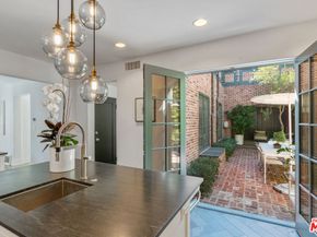 560 S Bronson Avenue, Los Angeles CA 90020