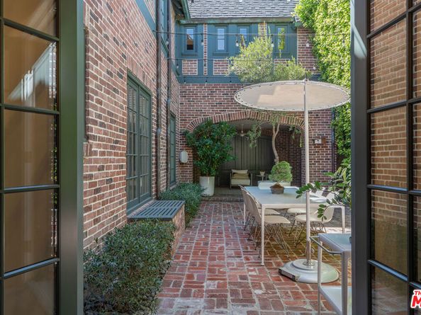 560 S Bronson Avenue, Los Angeles CA 90020