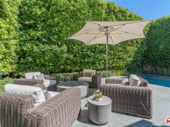 560 S Bronson Avenue, Los Angeles CA 90020