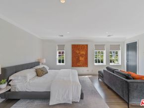 560 S Bronson Avenue, Los Angeles CA 90020