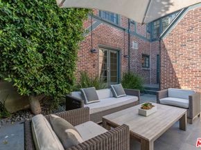 560 S Bronson Avenue, Los Angeles CA 90020