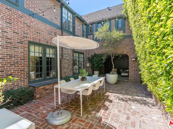 560 S Bronson Avenue, Los Angeles CA 90020