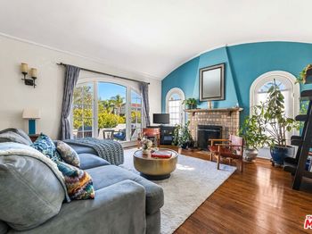 1569 S Orange Grove Avenue