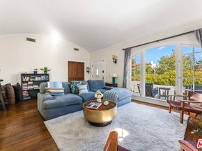 1569 S Orange Grove Avenue, Los Angeles CA 90019