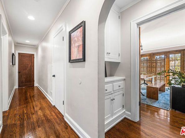 1569 S Orange Grove Avenue, Los Angeles CA 90019