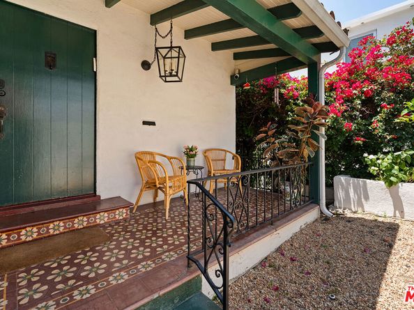 7918 Hillside Avenue, Los Angeles CA 90046