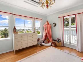 7918 Hillside Avenue, Los Angeles CA 90046