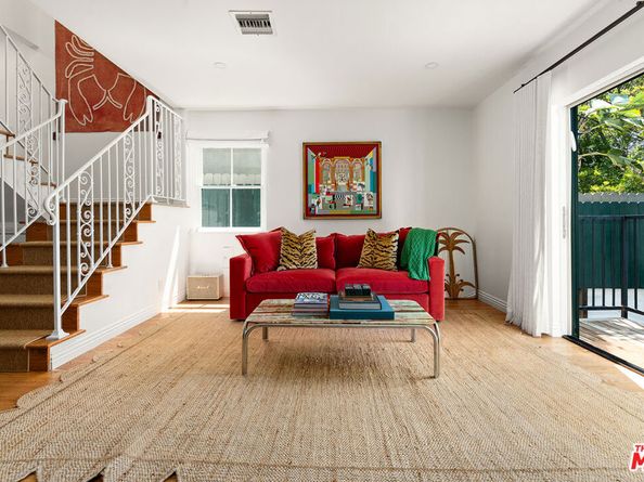 7918 Hillside Avenue, Los Angeles CA 90046
