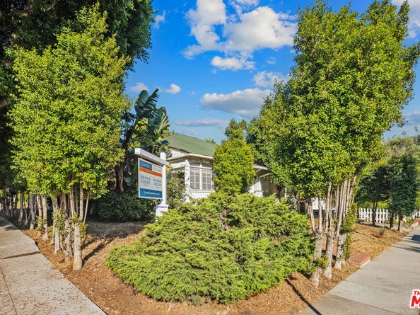 1301 Stanford St, Santa Monica CA 90404