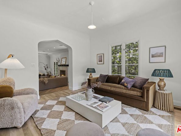 736 S Cloverdale Avenue, Los Angeles CA 90036