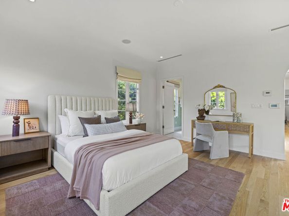 736 S Cloverdale Avenue, Los Angeles CA 90036