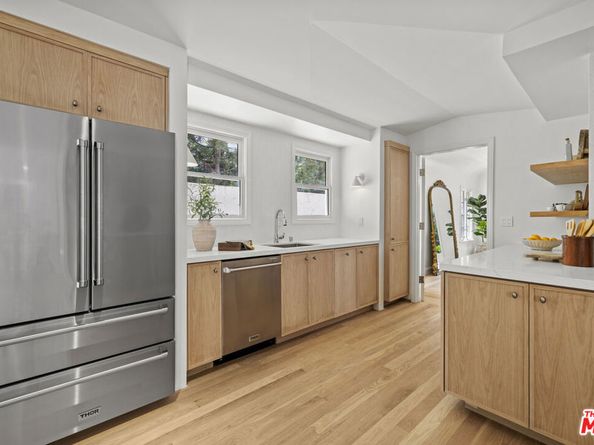 736 S Cloverdale Avenue, Los Angeles CA 90036